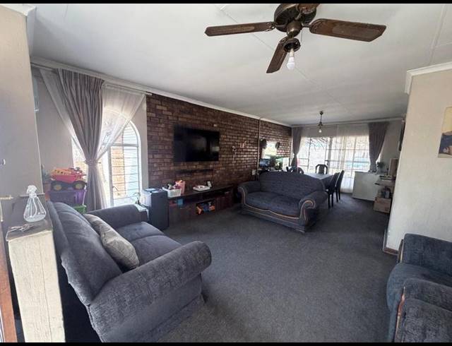 3 BEDROOM HOUSE FOR SALE IN DALPARK